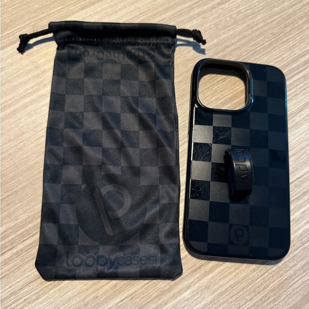iPhone 13 Pro Loopy Case Black Checkerboard